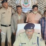 शिक्षा के अधिकार अधिनियम के तहत प्राप्त होने वाली राशि में पात्रता से अधिक की राशि 72,27,690 रुपये फर्जी तरीके से स्वीकृत करवाकर गबन करने वाले 03 आरोपियों को गिरफ्तार करने में जांजगीर पुलिस को मिली सफलता