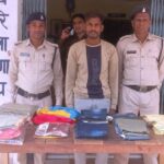कपडा दुकान के छत को तोडकर चोरी करने वाले आरोपी 01 गिरफ्तार