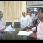 सक्ति जिला जनदर्शन में अपर कलेक्टर ने सुनी लोगों की समस्याएं,