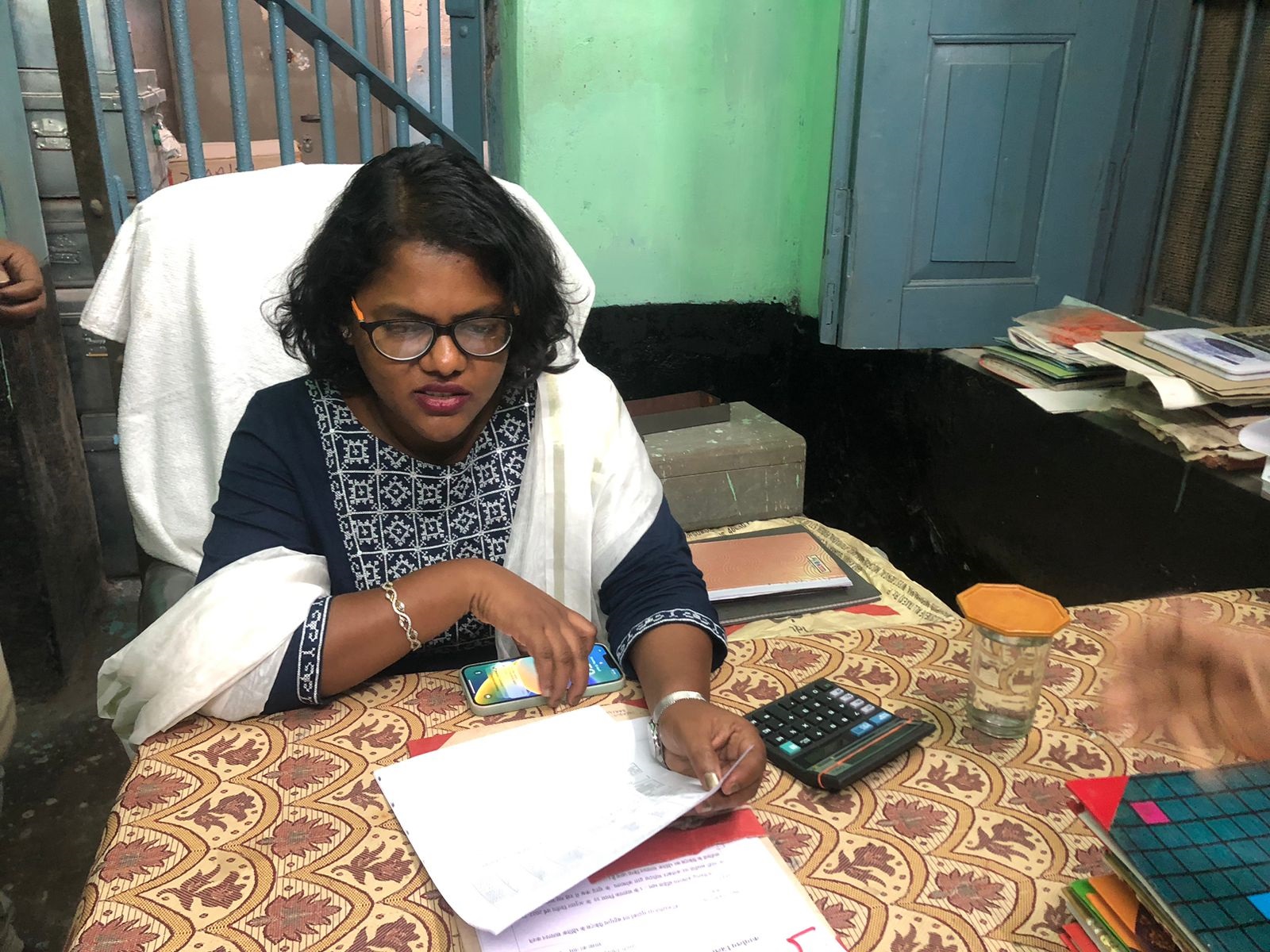 सक्ति कलेक्टर नूपुर राशि पन्ना ने स्ट्रांग रूम का किया निरीक्षण