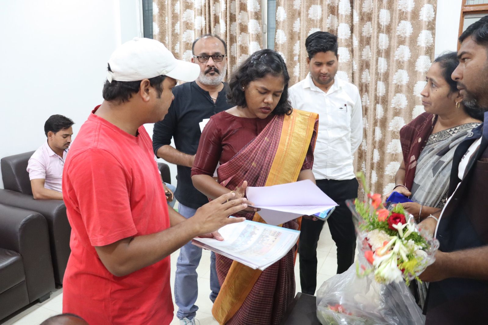 सक्ति कलेक्टर ने जनदर्शन के माध्यम से सुनी लोगो की समस्याएं