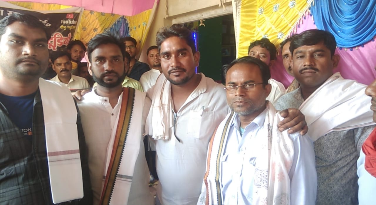 दिनु दीवाना रिकार्डिंग स्टूडियों का हुआ शुभारंभ - आमनडुला दिनु म्यूजिक स्टूडियों दिनु ने अपने जन्म दिन के अवसर पर किया उद्घाटन।