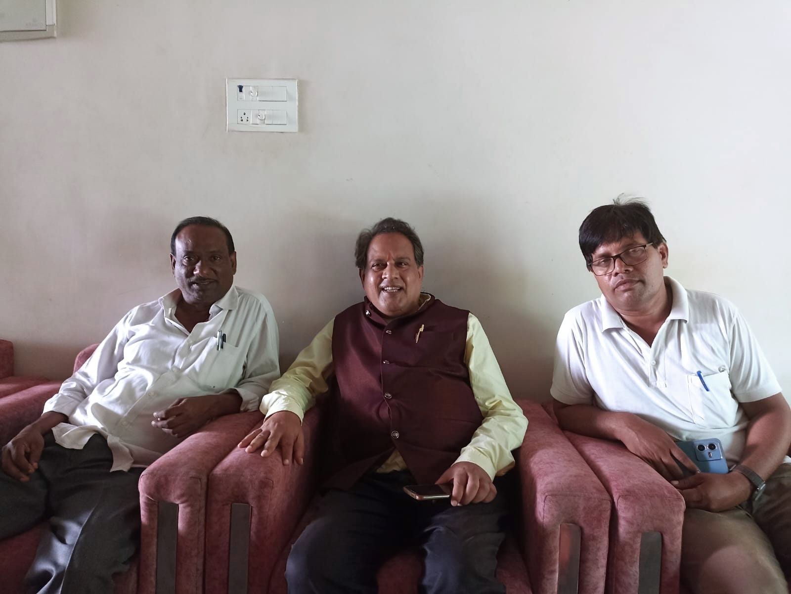 स्वामी आग्नेयानंदी, स्वामी अग्निवेश के बायोग्राफी के लिए नगरवासियों से साझा कर कर रही अनुभव