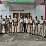 स्वतंत्रता दिवस के  उपलक्ष्य म अनुविभागीय अधिकारी पुलिस चांपा श्री यदुमानी सिदार के द्वारा अनुभाग के थाना म पदस्थ उत्कृष्ट कार्य करने वाला अधिकारी कर्मचारी को सम्मान करिस