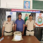 अवैध दारू बेचोईया ल धरदबोचीस  शिवरीनारायण पुलिस के  ताबड़तोड़ कारवाही