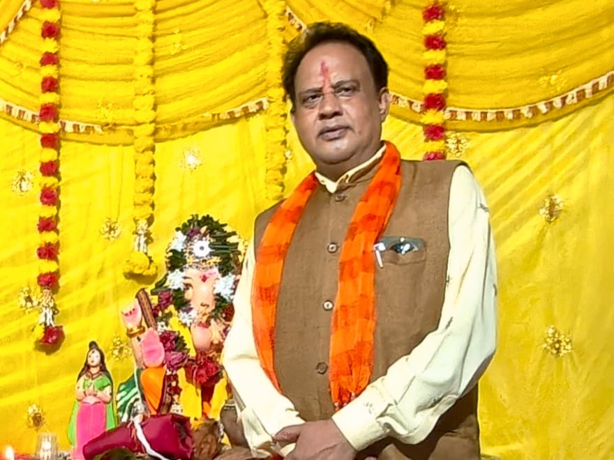 राधाकृष्ण मंदिर ऑफिसर्स कॉलोनी में गणेशोत्सव के दौरान भजन-कीर्तन का अद्भुत समागमगणपति बप्पा के दरबार में चतुर्थ दिवस पर महाभोग-भंडारा, श्रद्धालुओं की उमड़ी भीड़ WhatsApp Image 2026-09-17 at 12.36.12 AM (1)